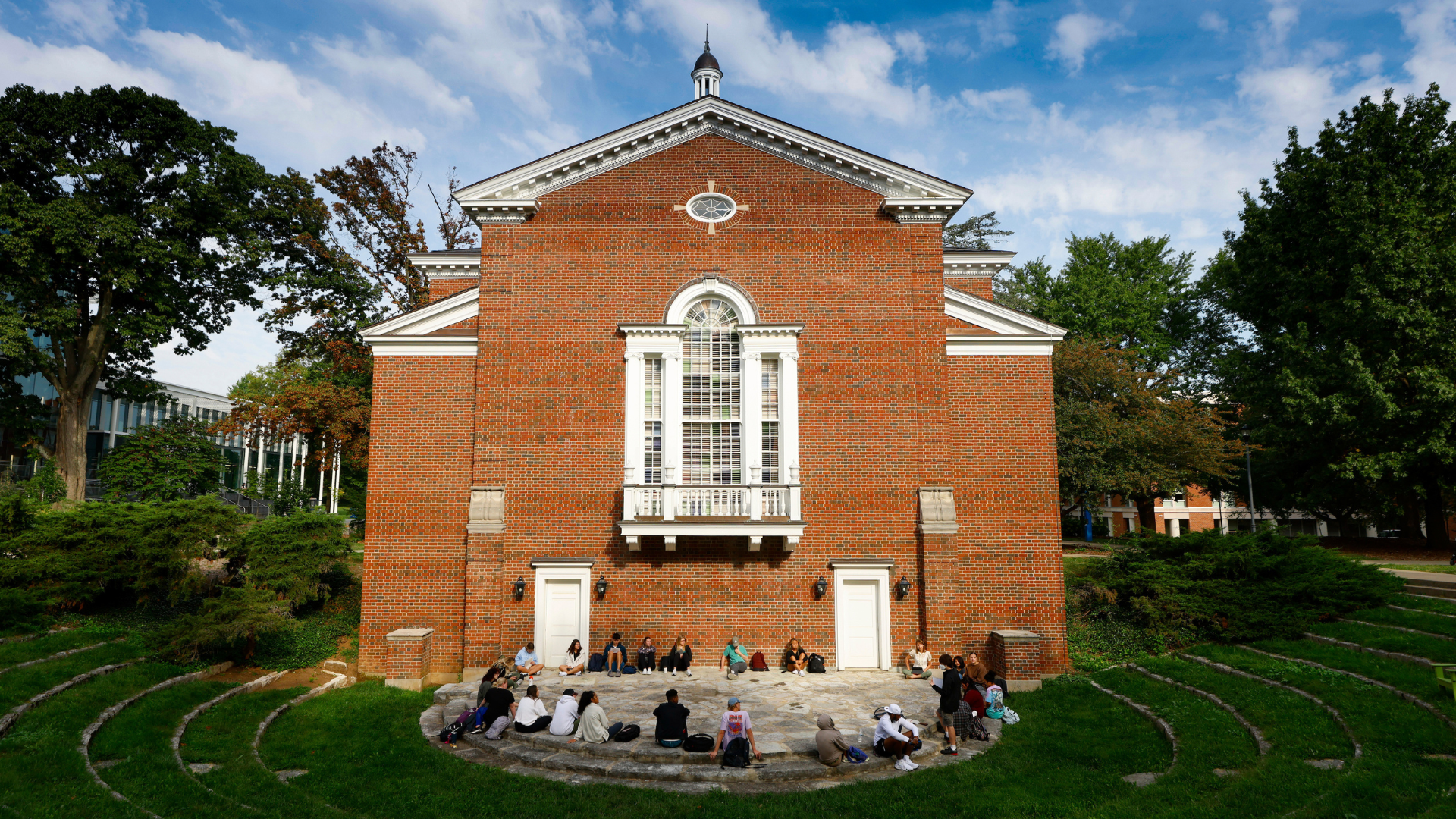 group of students meeting outside Memorial Hall on UK's campus