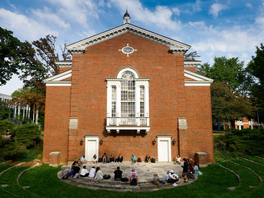 group of students meeting outside Memorial Hall on UK's campus