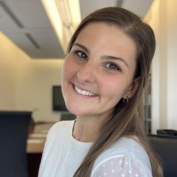 Sarah Barth head shot