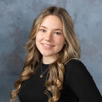 Emily Strahl headshot